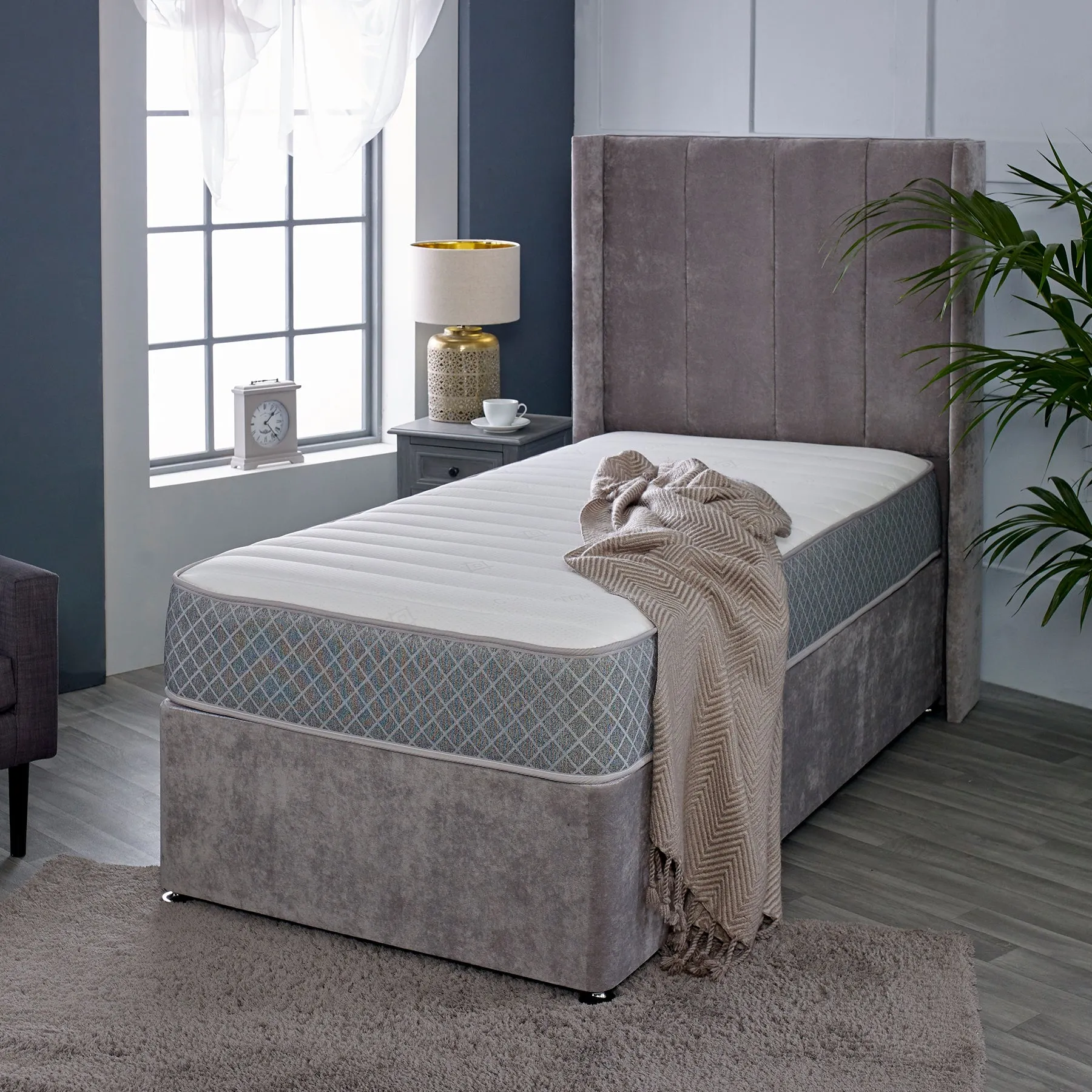 Starlight Beds™ 7" Deep Budget Friendly Classic Straight line design with Cool touch finish Memory foam and Spring Mattress