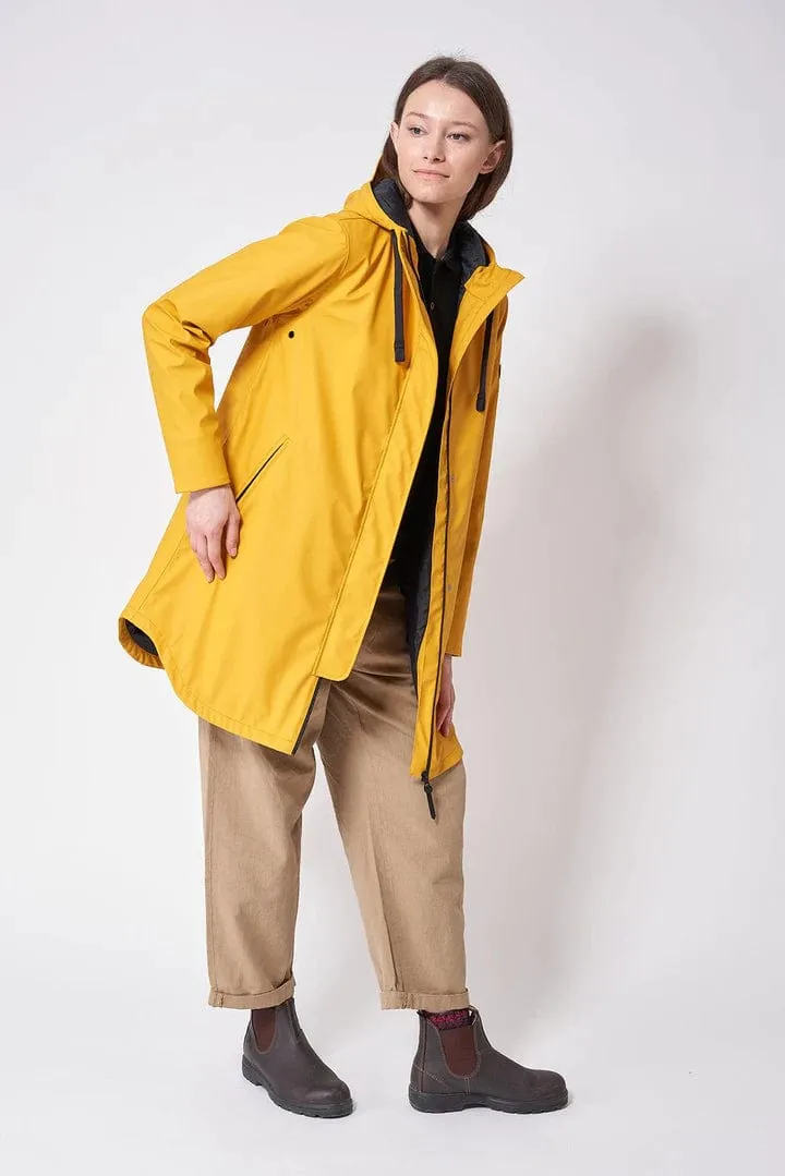 TANTÄ Round Hem Contrast Lined Raincoat
